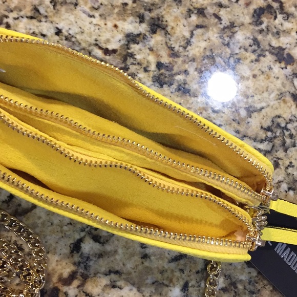 Steve Madden BTinsley Phone Crossbody/New - Picture 3 of 4